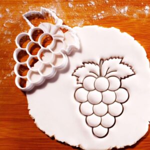 Cookie Bunch of Grapes Cookie Cutter Biscuit Mold Perfect for Wine Lovers Harvest Festivals Culinary Themed Baking Grape Cluster Cookie Cutter for Food and Drink Parties