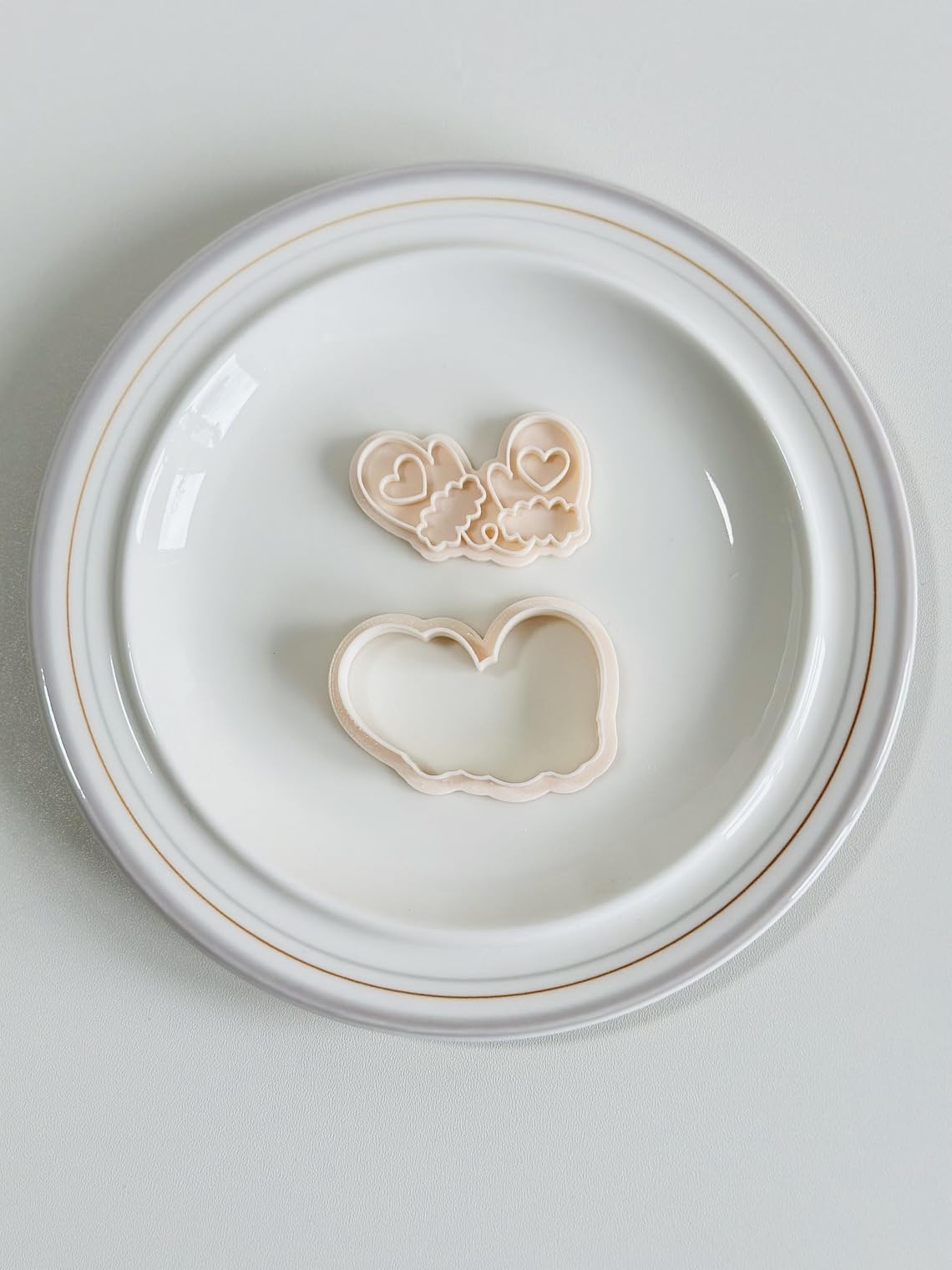 Black Mitten Cookie Cutter Winter Love Heart Gloves Cookie Cutter Stamp Set Black Christmas Mittens Fondant Molds for Holiday Baking Cookies Pastry Dough Candy Kitchen Cookie Cutters Se - Image 5