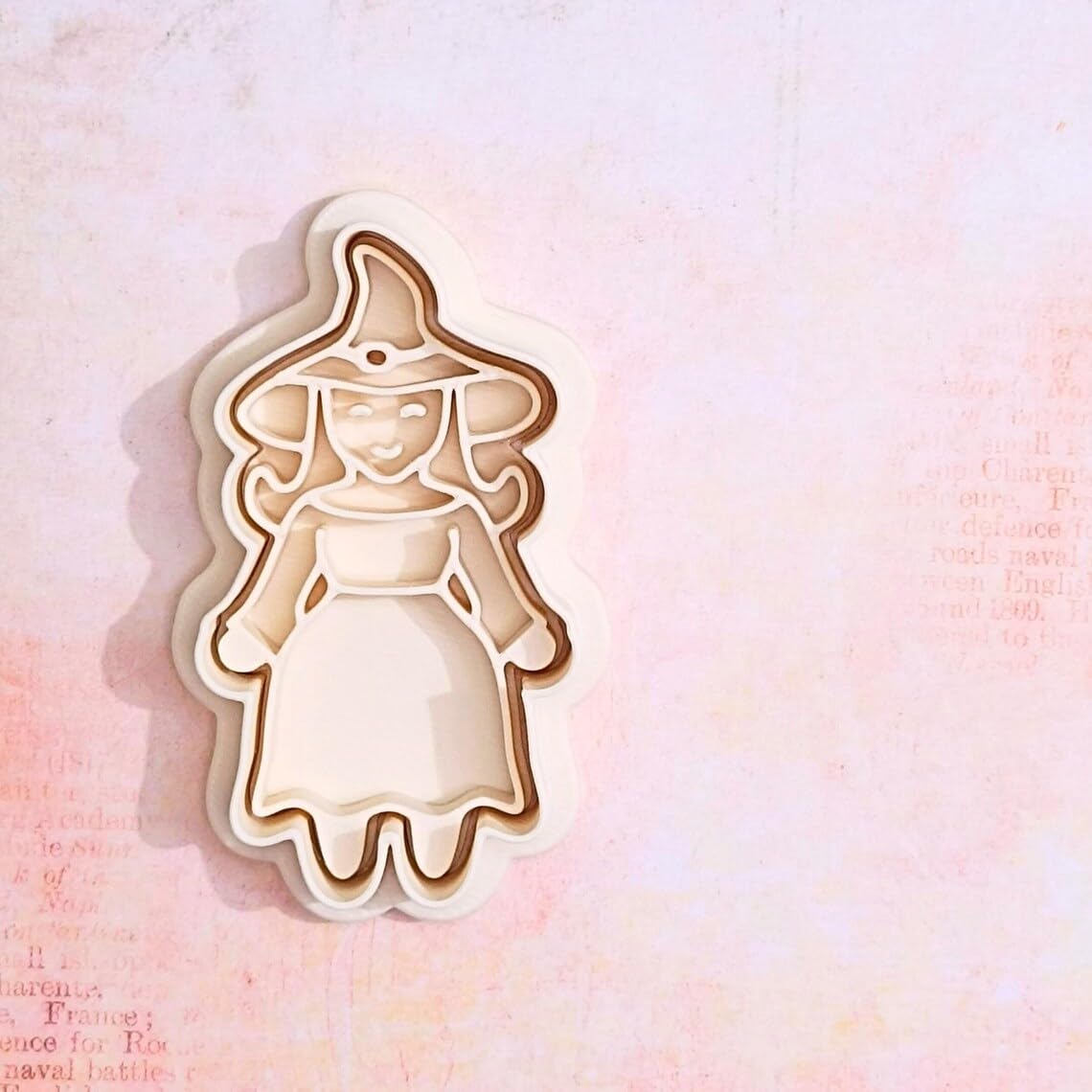 Witch Cookie Cutter Set for Halloween Theme Baking Classic Witch Shape Biscuit Pastry Fondant Sugar Paste Cutters for Spooky Party Treats Cake Decoration Tools for Home Kitchen Use
