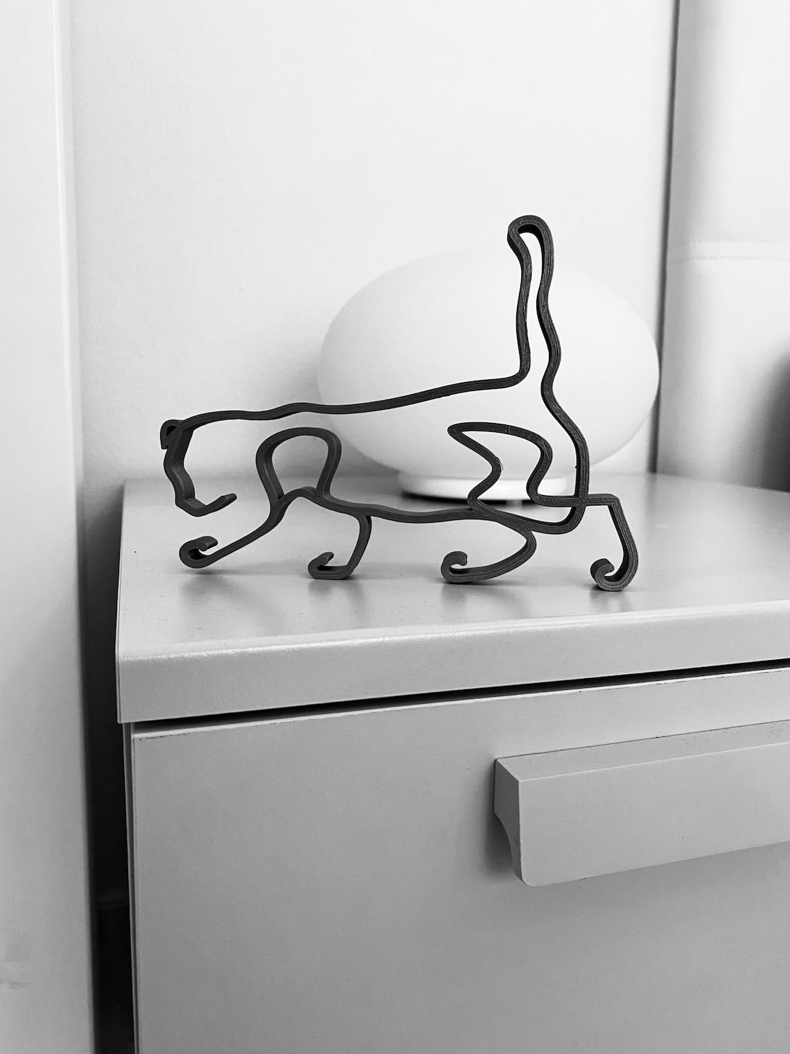 Scottish Fold Cat Minimalist Art Sculpture - Tabletop Figure for Home Decor, Gifts, and Pet Lovers - Image 3