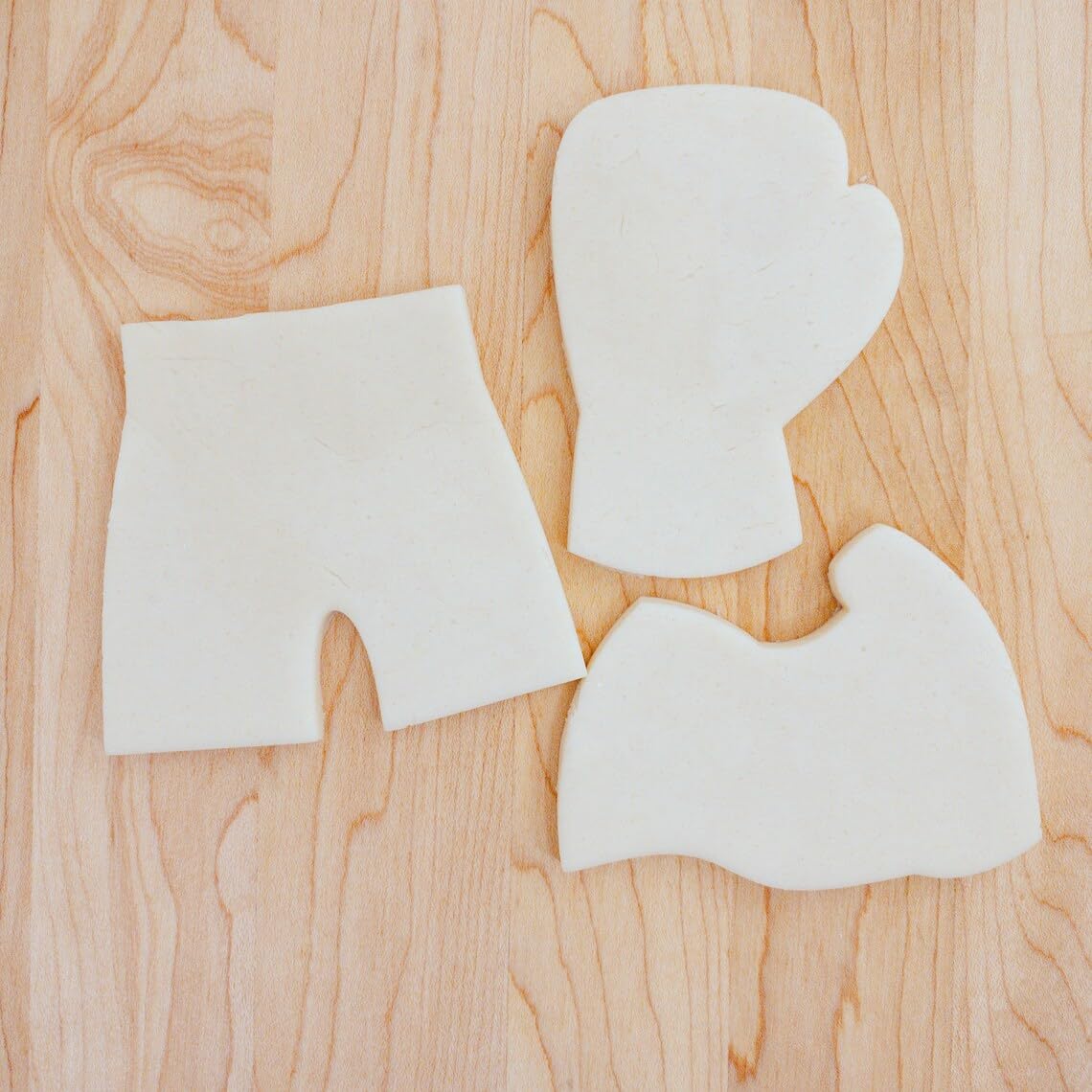 Boxing Cookie Fondant Clay Cutter Set of 3 India Cookie Molds for Shaping Boxing Shorts Boxing Glove and Tricep Muscle Sports Themed Baking Tools DIY Cake Cupcake Craft - Image 4