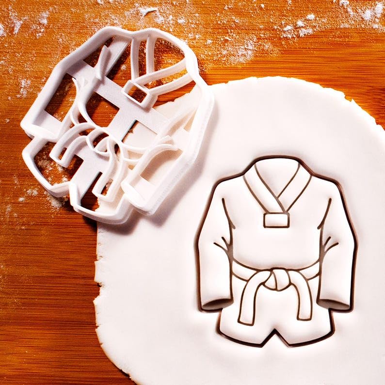 Taekwondo Dobok Cookie Cutter Cookie Mold for Biscuit Fondant Clay Baking Martial Arts Karate Uniform Taekwondo Lover Gift Sports Themed Baking Tools