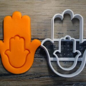 Double Fatma Hand Cookie Cutter for Ramadan Eid Baking Islamic Party Favors Hamsa Hand Biscuits Religious Celebrations Middle Eastern Decorated Cookies for Spiritual Gifting and Festive