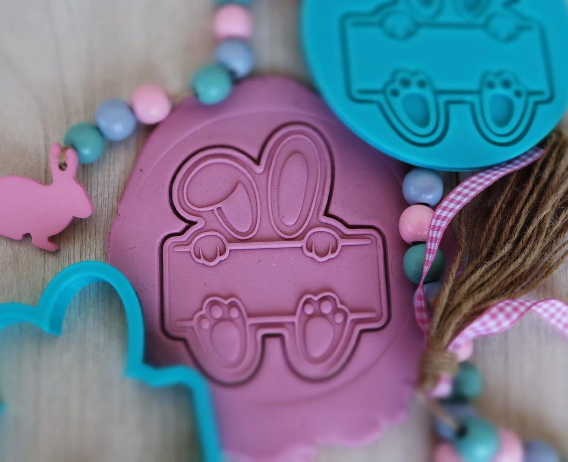 Black Bunny Name Plaque Cookie Cutter Stamp Stencil Baking Tool for Personalized Easter and Bunny Theme Cookies Fondant Pastry Biscuits Sandwiches Desserts Spring Party Snacks Kitchen