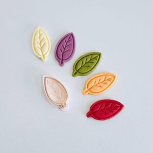 Black Leaf Cookie Cutter Stamp Set for Spring Fall Baking Leaf Shape Cookie Cutter for Cookies Biscuit Fondant Clay Craft Tool for Home Baking Parties School Activities and Seasonal Tre