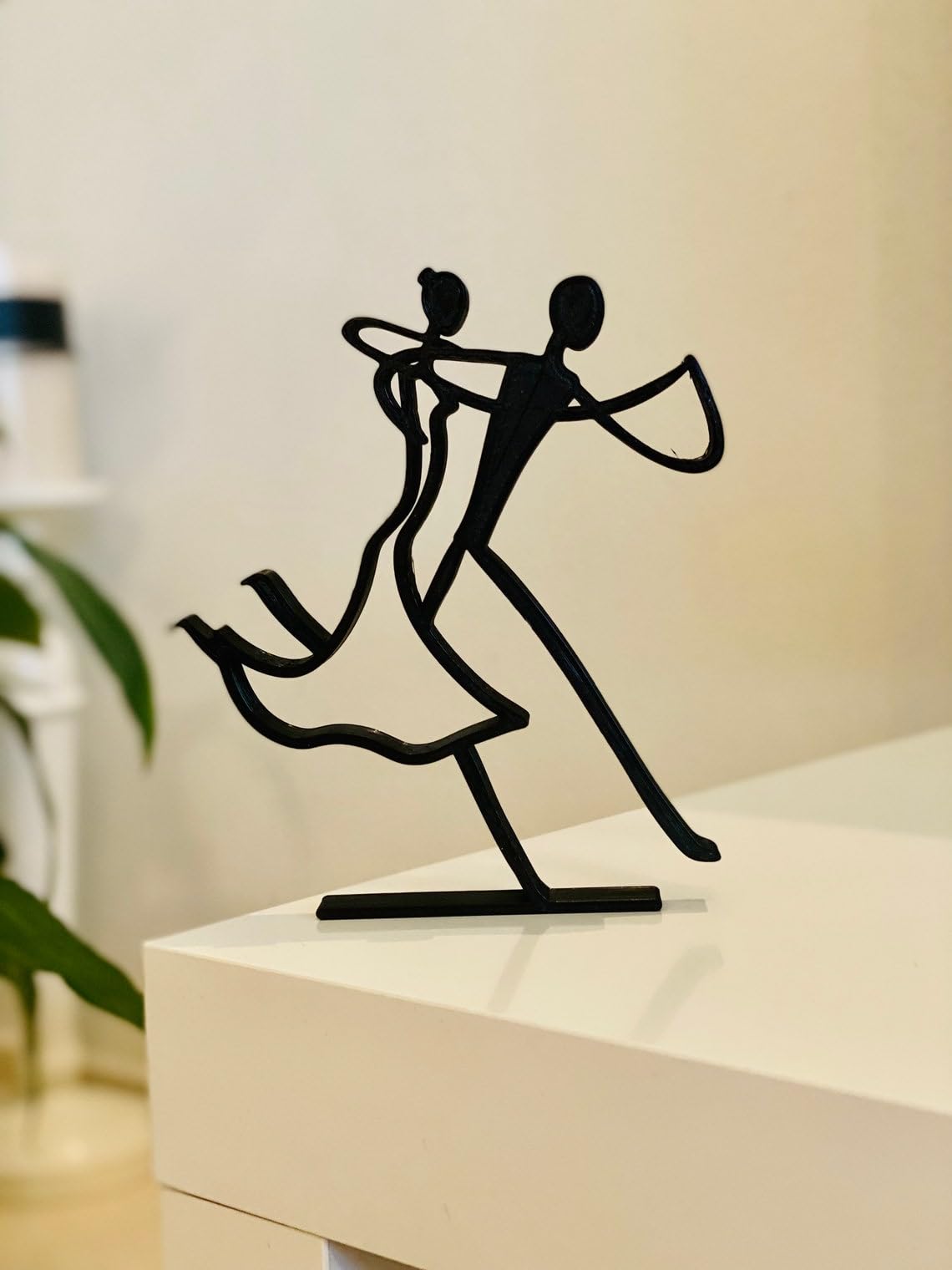 Rhythmic Dance: Minimalist Tabletop Statue Sculpture of a Dancing Couple and Stylish Decor Accent for Home or Office