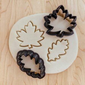 Maple and Oak Leaf Mini Cookie Fondant Clay Pastry Cutter Set India Cookie Mold for Autumn Baking Crafts Fall Themed Cookies Cake Decorations and Seasonal DIY Party Treat Projects
