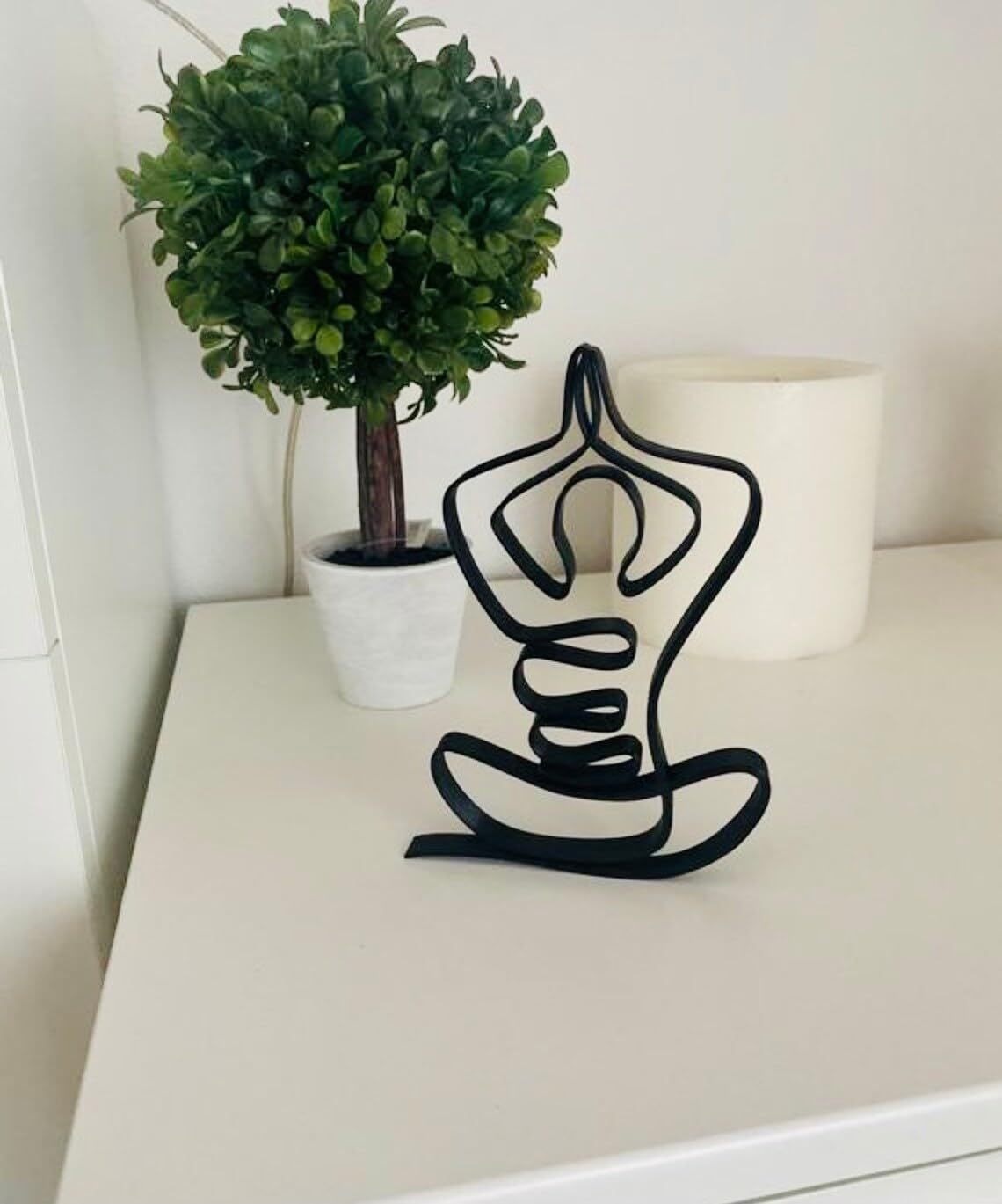 Minimalist Yoga Sculpture: Home Decor and Tabletop Statue, Perfect for Gym Enthusiasts and Birthday Gifts - Image 2