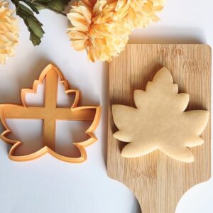 Autumn Maple Leaf Cookie Cutter for Fall Theme Cookies and Clay Crafts Leaf Shaped Cutter for Large Clay Designs Polymer Clay Jewelry Cutter for Baking Fall Treats and Seasonal