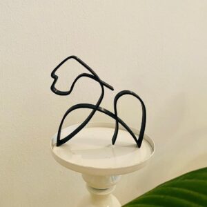 Minimalist Gorilla Statue Sculpture: Jungle-Inspired Home Decor and Tabletop Figure