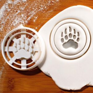 Cookie Bear Single Paw Print Cookie Cutter Biscuit Mold for ForestWildlife Theme Baking Nature Inspired Animal Track Shape Perfect for Outdoor and Nature Lovers