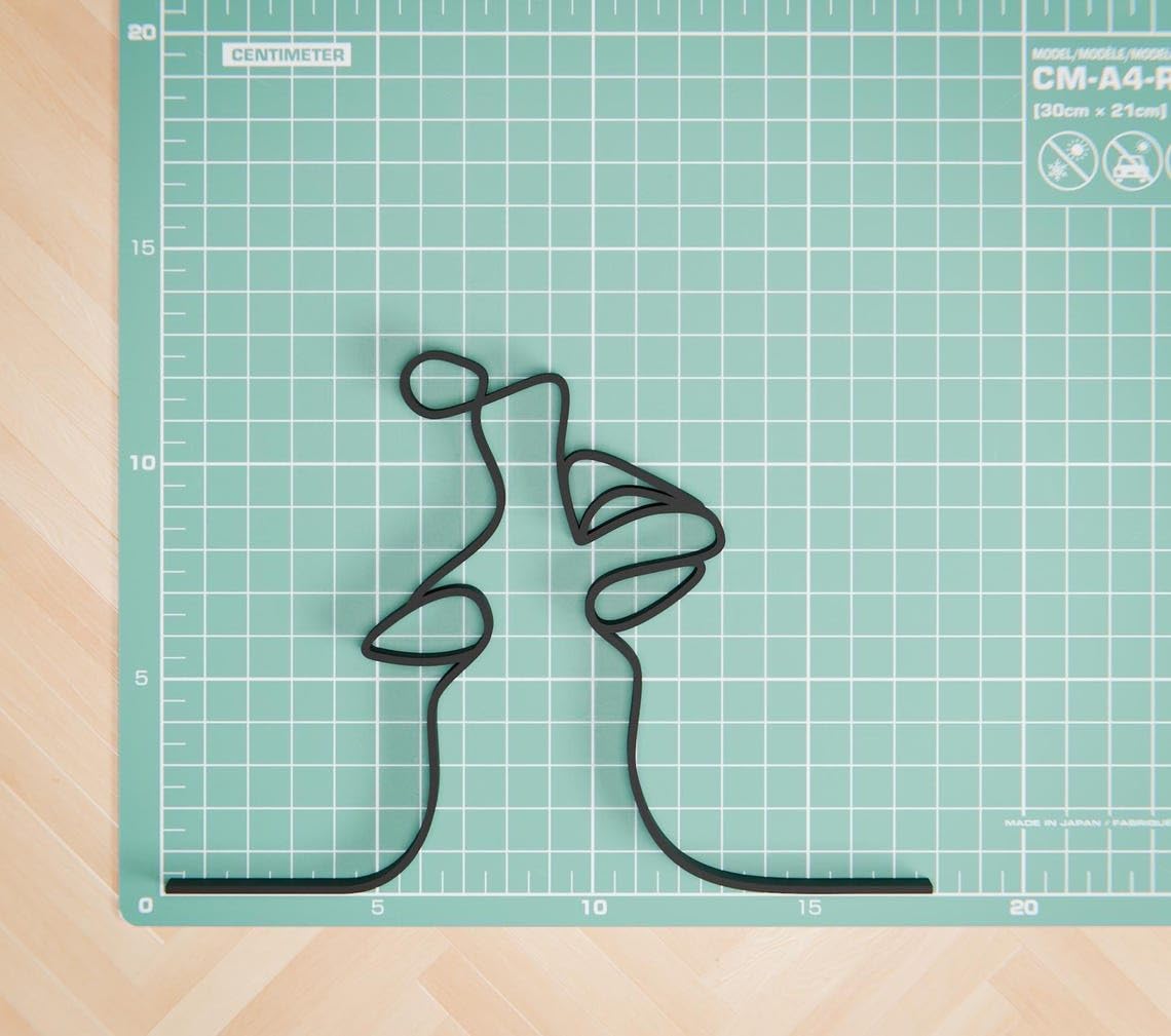 The Kiss Inspired Line Art Figure Plastic Romantic Decor Statue for Home Office Desk Shelf Display Minimal Modern Art Gift for Couples Daily Spaces India - Image 4