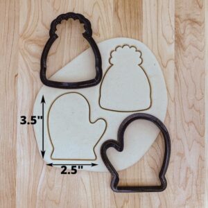 Hat and Mitten Cookie Fondant CCrafted from Durable India Cookie, offering a Safe, Strong, and Reusable Solution for Seasonal Baking and Creative Projects.Lay Cutter Set of 2 India