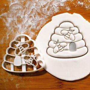 Bee Hive with Bees Cookie Cutter for Honeybee Themed Biscuit Baking Honeybee Shaped Cookies Perfect for Garden Parties Pollination Events Nectar Pollen Inspired Edible Crafts