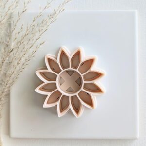 Sunflower Clay Cookie Fondant Cutter for Polymer Clay Jewelry Making Large Sunflower Shape Cutter Tool for Baking Crafts Clay Art Cookies Cakes DIY Earring Pendant Accessories