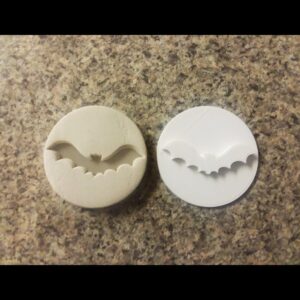 Black Halloween Bat Embosser Stamp Cookie Cookie Embosser Cupcake Stamp for Spooky Baking Halloween Party Treats Haunted House Desserts Fall Celebration Decorations and Themed Crafts