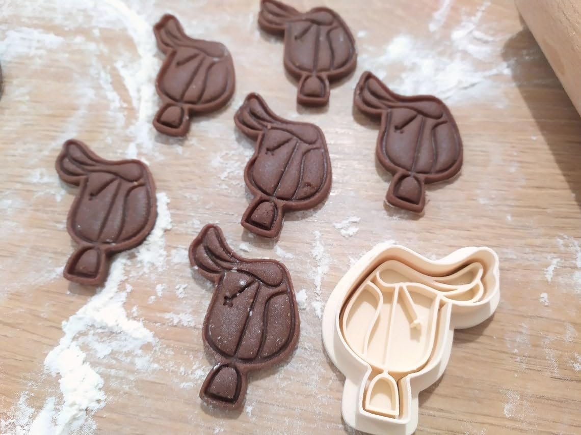 English saddle cookie cutter set Parents can use this cutter for themed baking activities with children, especially if they love horses or are learning to ride, making the experience - Image 5
