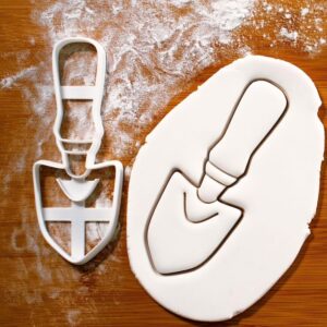 Garden Trowel Cookie Cutter Biscuit Baking Featuring Gardening Planting Horticulture Botany Theme Ideal Gardeners Nature Lovers Spring Parties Outdoor Celebration Treats (ONLY GARDEN TROWEL)