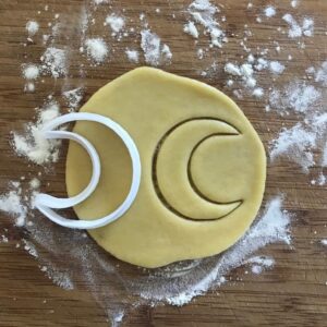 Black Crescent Moon Cookie Cutter Mini Half Moon Shape for Baking Polymer Clay Earrings Jewelry Making Fondant Crafts DIY Party Favors Cake Decorating Kitchen Tool