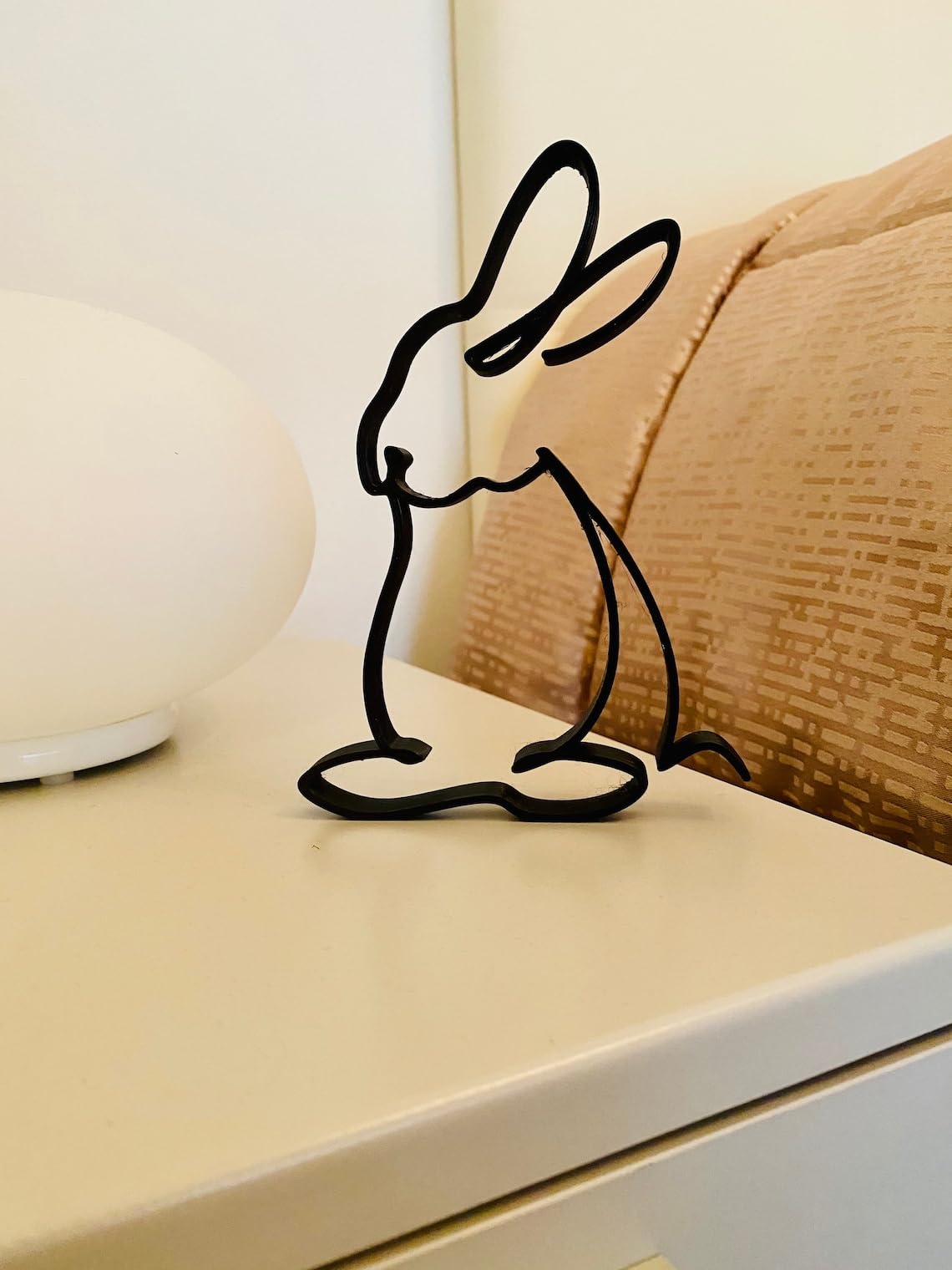 Bio Statue Rabbit Sculpture: Egg Souvenir with Alice Hat, Carrot Ears, and Warm Fur, Inspired by 'Through The Looking Glass' - Image 2