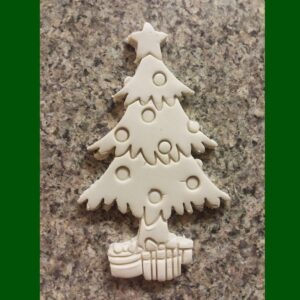 Black Christmas Tree Shape Cookie Cutter Cookie Holiday Baking Mold for Festive Cookies Winter Party Treats New Years Desserts Kitchen Tool for Seasonal Decorating and Gift Packaging