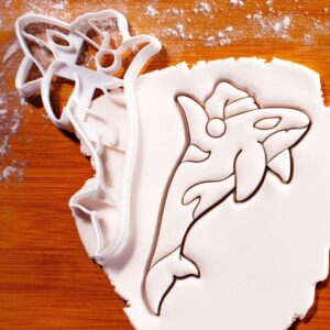 Christmas Orca Cookie Cutter Leaping Killer Whale with Santa Hat Mold for Holiday Baking Ocean Theme Marine Animal Biscuits Sea Life Cookies for Kids Christmas Party