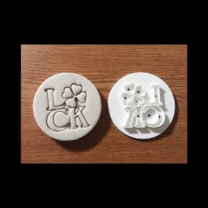 Lucky 4 Leaf Clover St Patricks Day Black Cookie Embosser Stamp Cookie Fondant Cupcake Decorating Tool for Holiday Irish Theme Baking Dessert Imprint Shamrock Celebration Party
