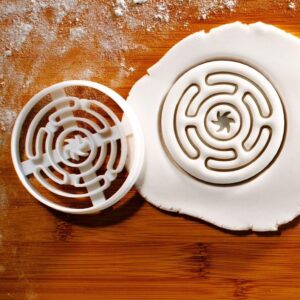 Hecates Wheel Cookie Cutter Ancient Goddess Symbol Baking Mold for Mystical Biscuits Pagan Witchcraft Themed Treats Clay and Fondant Craft Tool for Spiritual and Ritual Celebrations
