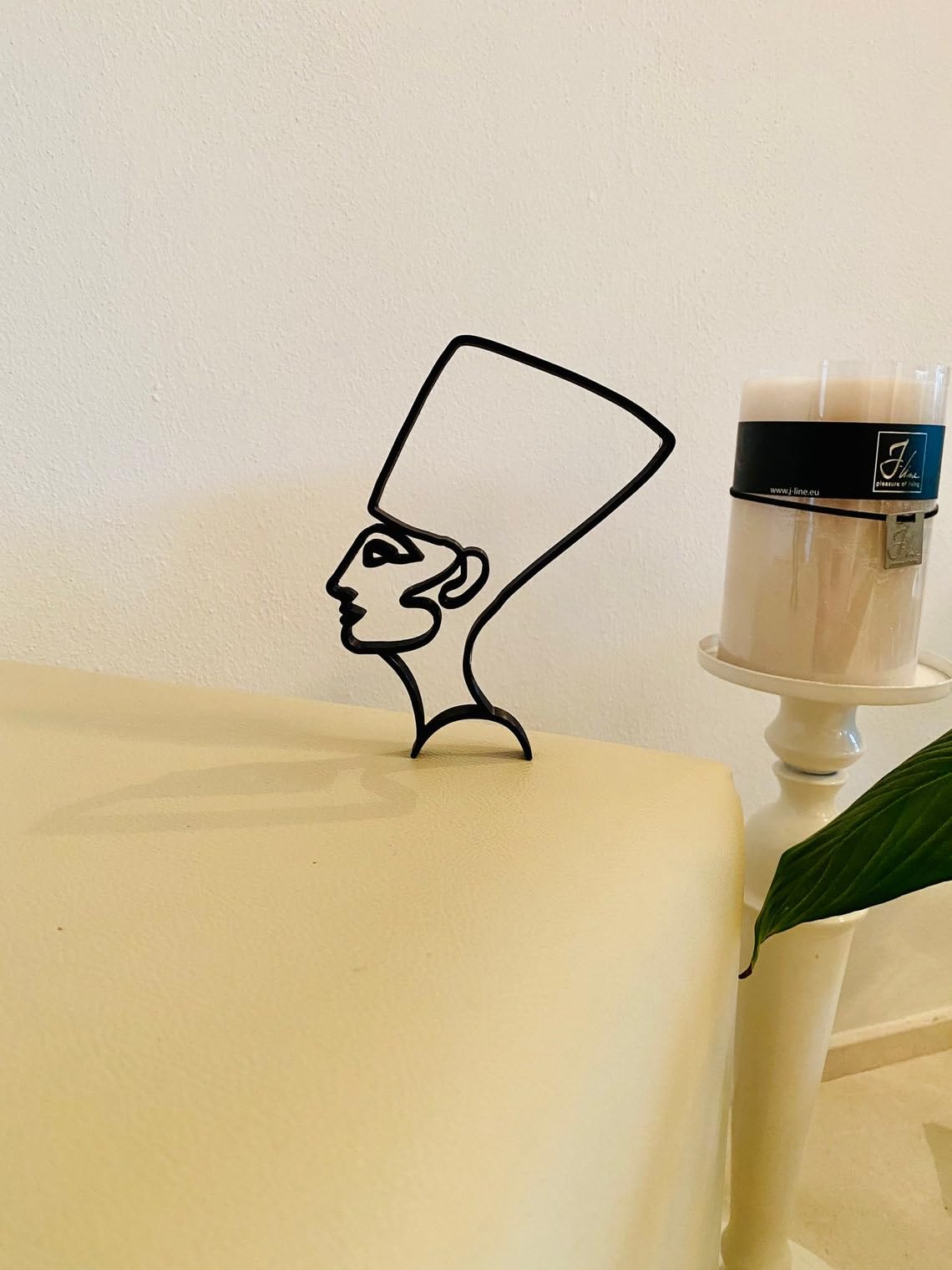 Minimalist Statue Sculpture of Nefertiti � Egyptian Queen, Ideal Gift for Home Decor, Shelf Display, Tabletop Figure - Image 4