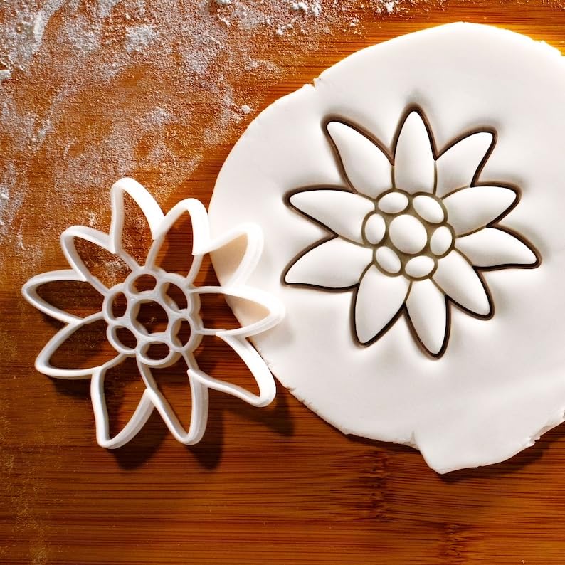 Edelweiss Flower Cookie Cutter Cookie Mold for Biscuit Fondant Clay Baking Alpine Floral Nature Themed Baking and Crafting Tools