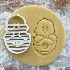Black Chicken in Egg Cookie Cutter Easter Baby Chicken Kawaii Shape for Easter Egg Hunt Baking Fondant Clay Dough Tool for Spring Kids Party Cookies Cute Chick Theme Baking Gifts
