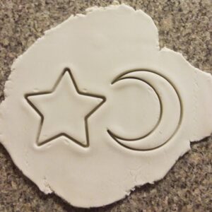 Black Star and Crescent Moon Shape Cookie Cutter Set Cookie Halloween Cookie Mold for Witchcraft Baking Celestial Party Treats Pagan Wicca Occult Theme Kitchen Tool for Decorations