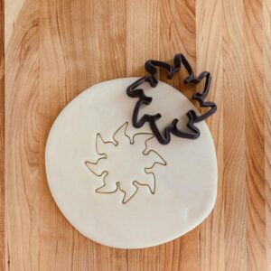 Magic The Gathering White Mana Symbol Cookie Fondant Clay Cutter for Fantasy Game Parties, India Cookie Baking Mold for Birthdays, Crafts, Fan Events, Gifting, Tabletop and Themed