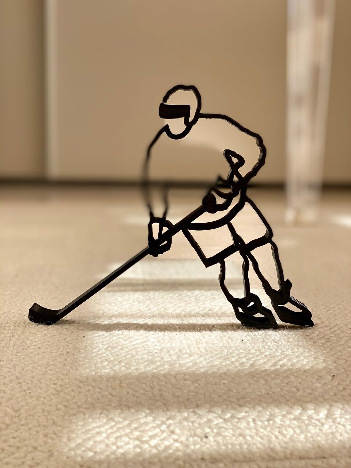 Ice Hockey Player Statue Figure: Minimalist Art Bookshelf Sculpture, Tabletop Decor, Ideal Christmas Gift and Windowsill Statue - Image 3