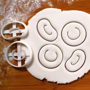 Red Blood Cell Top View Cookie Cutter Biscuit Mold Medicine Theme Baking Tool Ideal Gifts Medical Science Students Blood Bank Donors Healthcare Professionals Educational Treats (ONLY TOP VIEW)