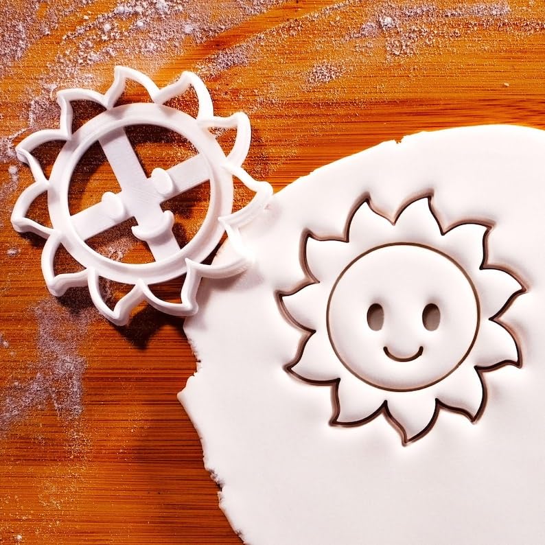 Happy Sun Cookie Cutter for Summer Baking Sunshine Shaped Biscuit Mold Beach Party Treats Kids Birthday Fondant Cutter Weather Theme Smiley Sun Design Dessert Decorating Tool
