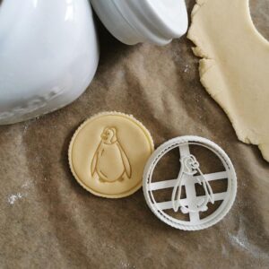 Penguin Shape Polymer Clay Cutter Cookie Fondant Biscuit Cutter Sharp Tapered Edge Tool for Earrings Jewelry Making Winter Animal Theme Cupcake Decoration Baking Craft Projects Arctic