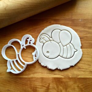 Cookie Bee Cookie Cutter for Baking Biscuits Cake Fondant Decorations Suitable Size Durable Mold Made in India for Garden Parties, Spring Celebrations, Kids Activities, and Crafting