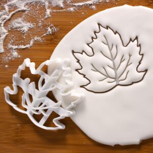 Maple Leaf Cookie Cutter Cookie for Forest and Garden Theme Baking Cute Pet Inspired Kids Birthday Party Biscuit Cutters Perfect for Nature Inspired Treats (ONLY Maple Leaf)
