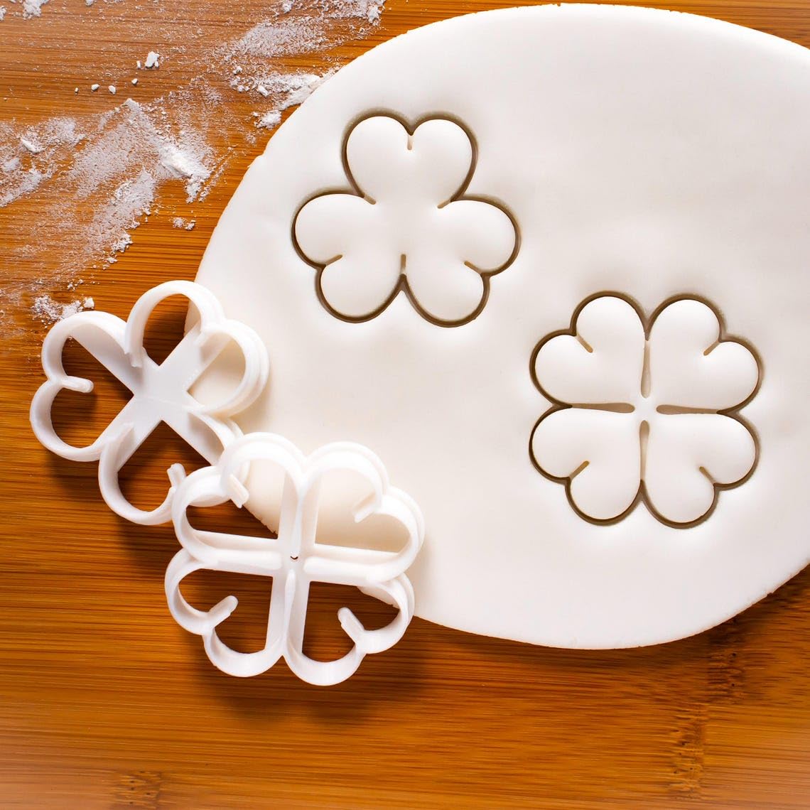 Three Leaf Clover Cookie Cutter for St Patrick Day Biscuit Shamrock Shape Ireland Holy Trinity Seamair Og Lucky Baking Mold for Festival Holiday Dough Craft and Celebration Use (ONLY ONE) - Image 3