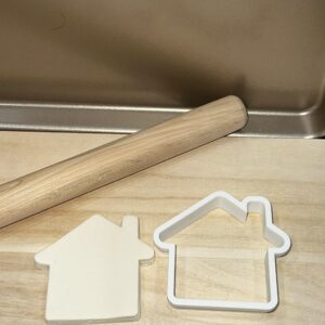 House Home Shape Polymer Clay Cutter Cookie Fondant Biscuit Cutter Sharp Tapered Edge Tool for Earrings Jewelry Making Real Estate Theme Cupcake Decoration Baking Craft Projects Welcome