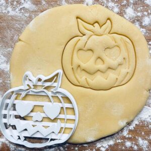 Black Halloween Pumpkin Cookie Cutter Heart Eye Jack O Lantern Biscuit Cutter Carved Spooky Pumpkin Cookie Stamp for Halloween Decor Pastry Fondant Dough Clay Baking Tool