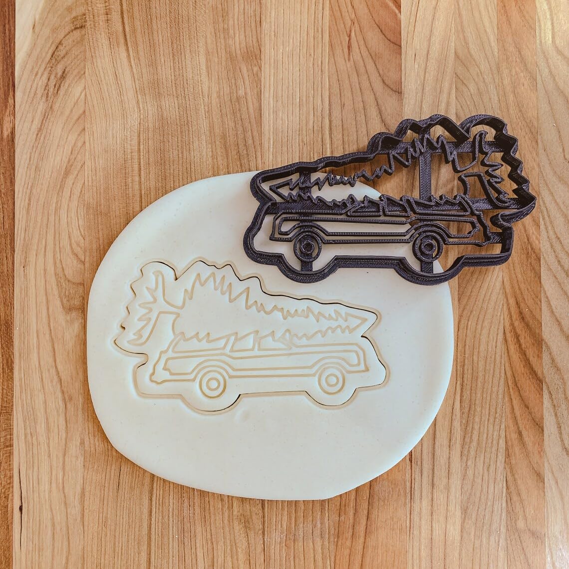 Christmas Griswold Station Wagon Cookie Cutter India Cookie Car Shape Mold for Holiday Cookie Dough Fondant Clay Crafts Party Baking Kids Activities Christmas Baking ToolsShape Festive - Image 2