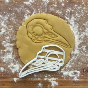 Black Raven Skull Cookie Cutter Witchy and Magic Baking Tool for Halloween Cookies Polymer Clay Fondant Cutter for Taxidermy Inspired Crafts Spooky Biscuit Decor Baking Supplies