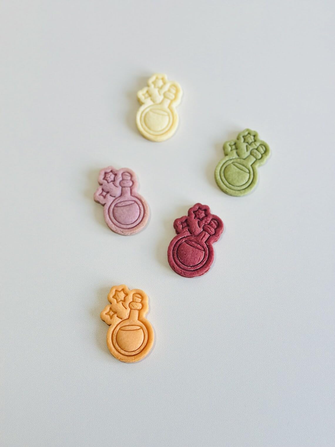 Black Magic Potion Cookie Cutter Halloween Potion Cookie Cutter Stamp Set Black Witch Magic Potion Fondant Molds for Spooky Baking Cookies Pastry Dough Candy Kitchen Cookie Cutters Set - Image 4