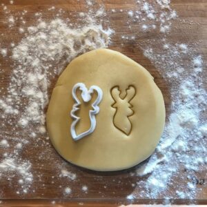Black Reindeer Cookie Cutter for Christmas Cookies Winter Baking Holiday Treats Cute Kawaii Xmas Biscuit Fondant Clay Cutter Gift for Mom Festive Home Baking Party Supplies