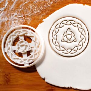 Celtic Circle Knot Cookie Cutter Biscuit Mold Symbolizing Protection Good Fortune Four Seasons Four Elements Earth Wind Fire Water Traditional Celtic Design for Baking Crafting (ONLY CIRCLE)