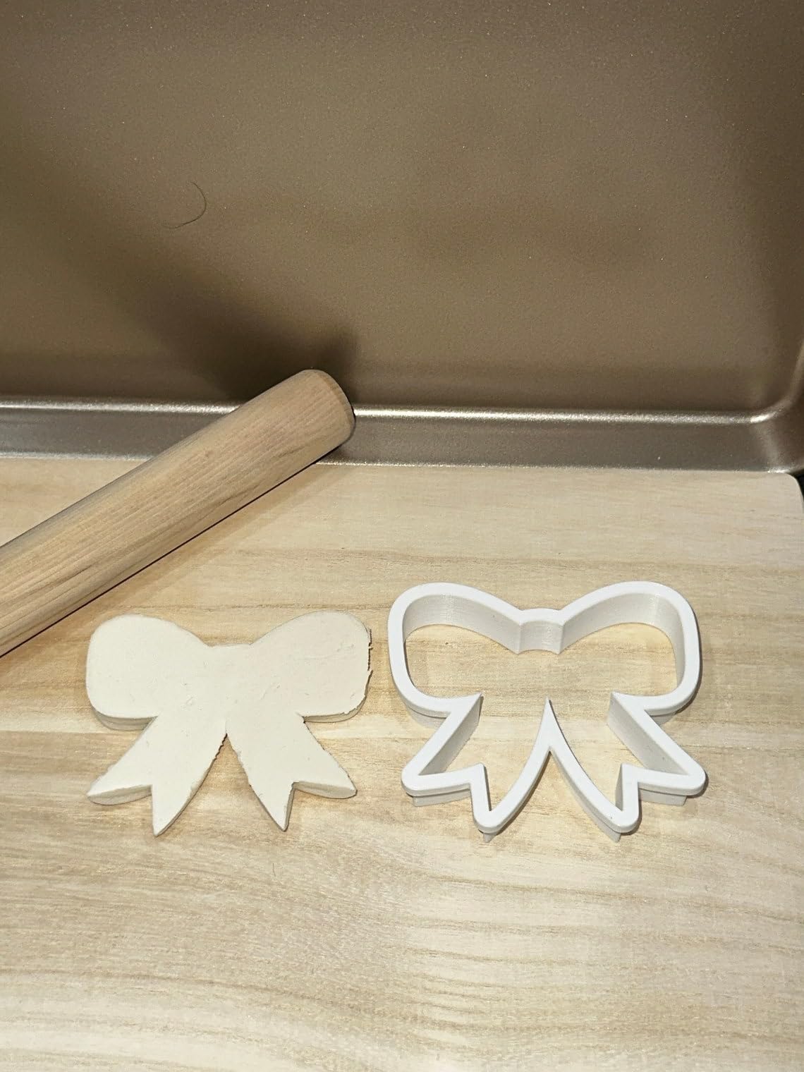 Bow with Ribbon Shape Polymer Clay Cutter Cookie Fondant Biscuit Cutter Sharp Tapered Edge Tool for Earrings Jewelry Making Gift Theme Cupcake Decoration Baking Craft Projects