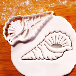 Triton Trumpet Shell Cookie Cutter Nautical Beach-Themed Baking Tool Mermaid Party Supplies Ocean Shell Biscuit Fondant Cutter Ideal for Coastal Celebrations and Summer Events