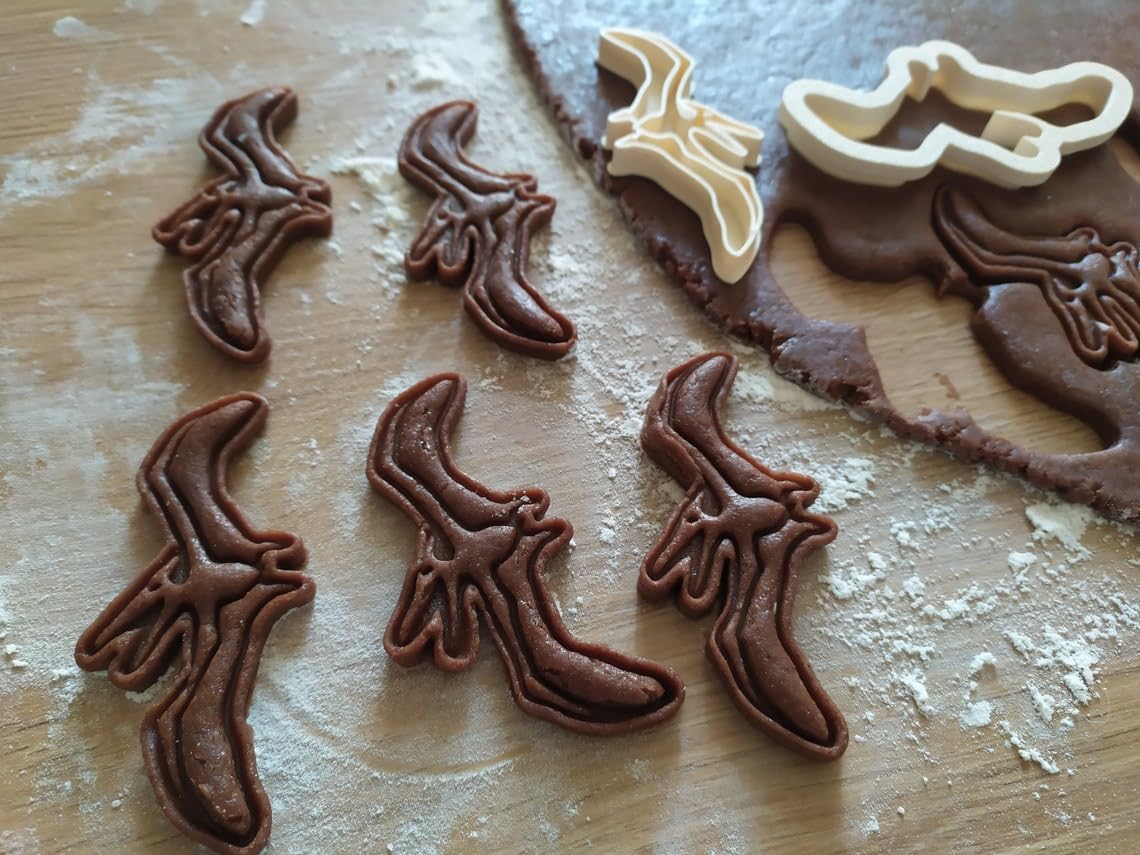 Pteranodon cookie cutter set for baking dinosaur shaped sugar cookies fondant cupcake toppers prehistoric party decor Jurassic theme cake decoration kids craft and baking kitchen tool - Image 4